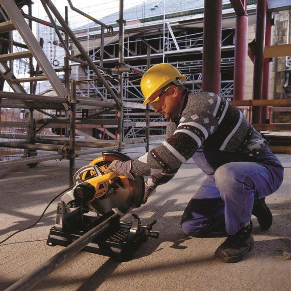 Dewalt DW872 Profil Kesme 2200 Watt 355mm