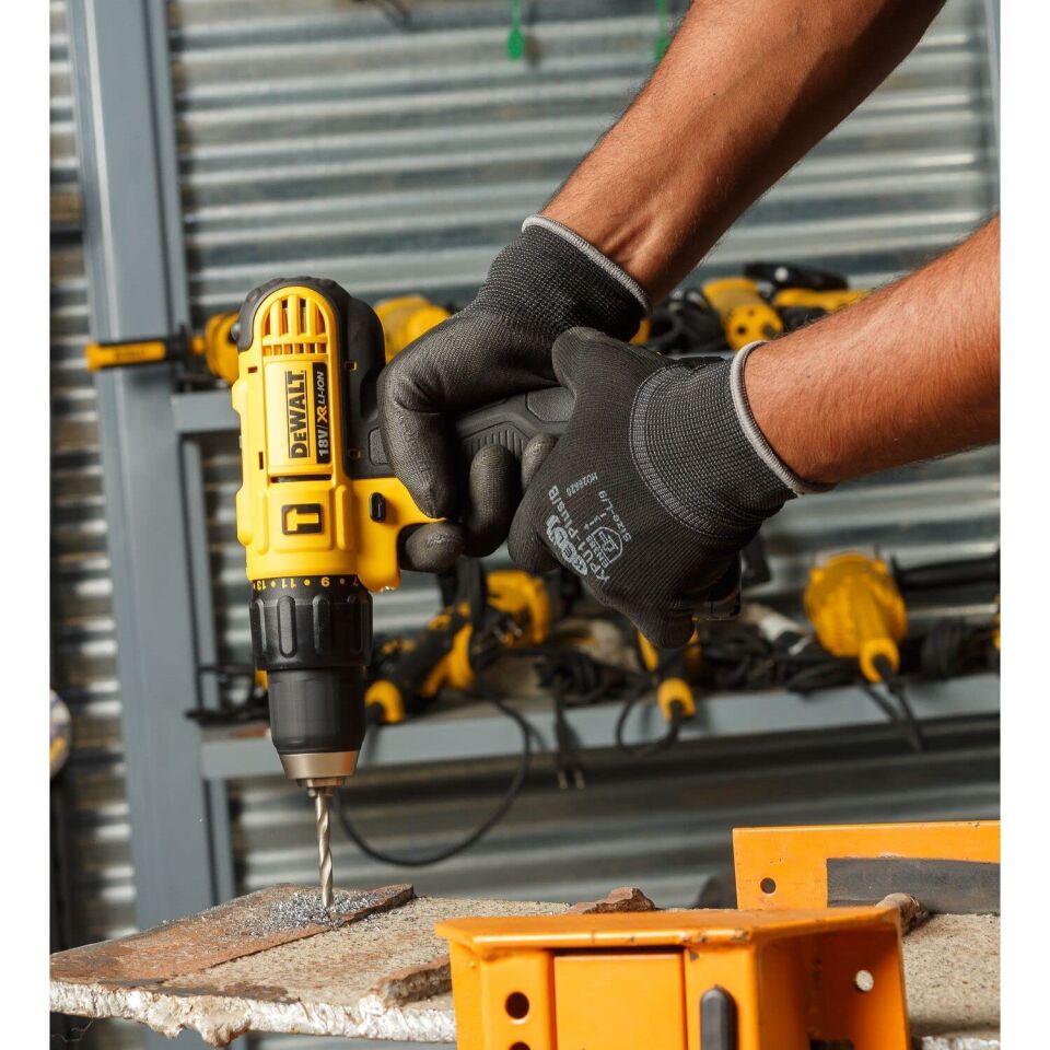 Dewalt DCD776S2 Darbeli Vidalama Matkabı Şarjlı 18 Volt 1.5Ah 42Nm Tork