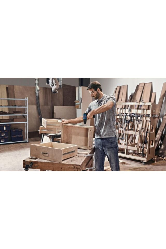 Bosch Gsb 12V-30 Akülü Darbeli Delme Vidalama Makinası 12V 2Ah 17/30Nm + 39 Parça Vidalama Seti