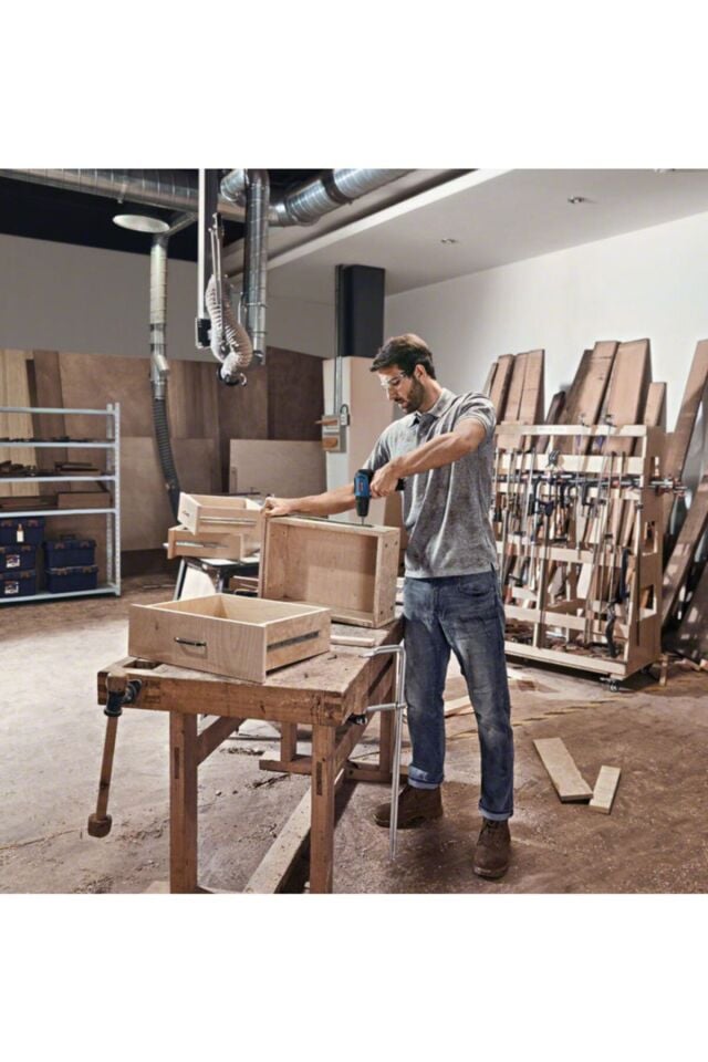 Bosch Gsb 12V-30 Akülü Darbeli Delme Vidalama Makinası 12V 2Ah 17/30Nm + 39 Parça Vidalama Seti