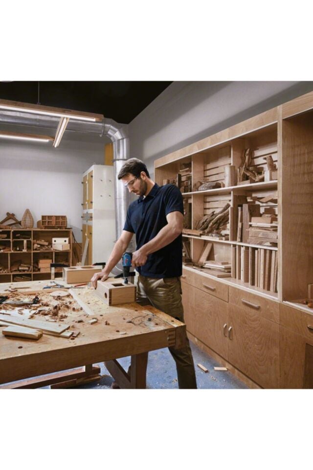 Bosch Gsb 12V-30 Akülü Darbeli Delme Vidalama Makinası 12V 2Ah 17/30Nm + 39 Parça Vidalama Seti